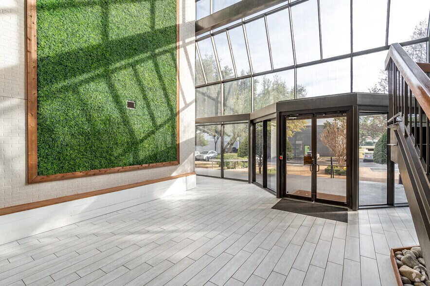 More Photos Of 13747 Montfort Dr, Dallas Loft Creative Space For Lease