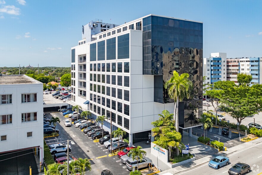 More Photos Of 5040 NW 7th St, Miami Medical For Lease