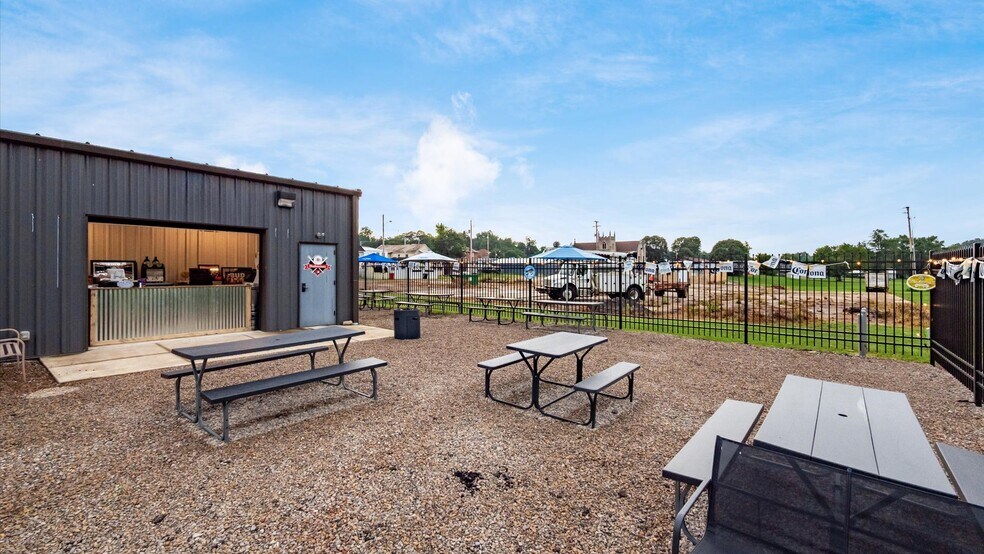 More Photos Of 34 Potters Ln, Roseville Restaurant For Sale