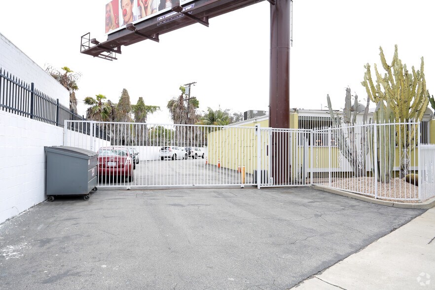 More Photos Of 5200 Venice Blvd, Los Angeles Loft Creative Space For Sale