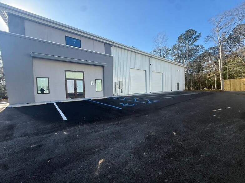 More Photos Of 9501 Palmetto Commerce Pky, Ladson Distribution For Lease