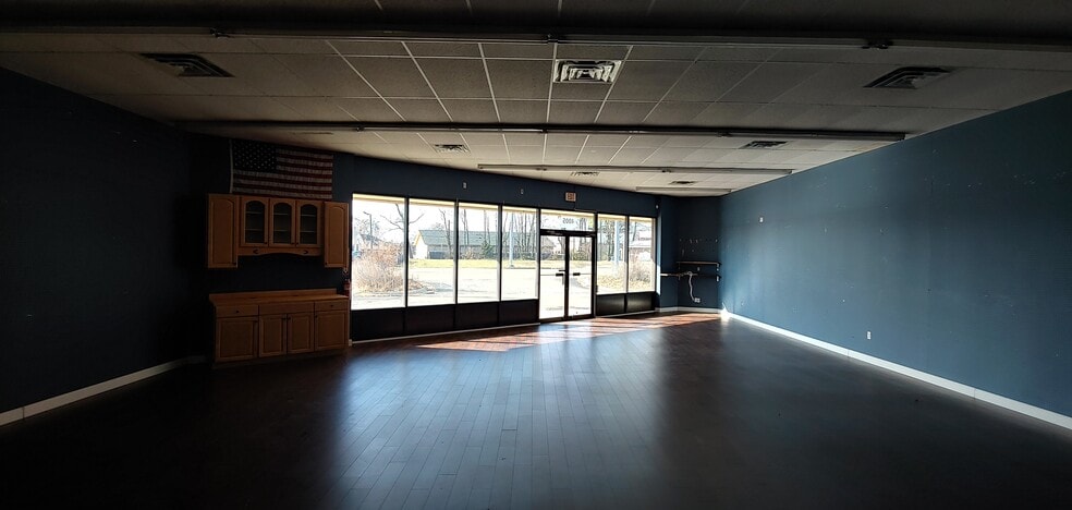 More Photos Of 4005 Madison Ave, Indianapolis Freestanding For Lease