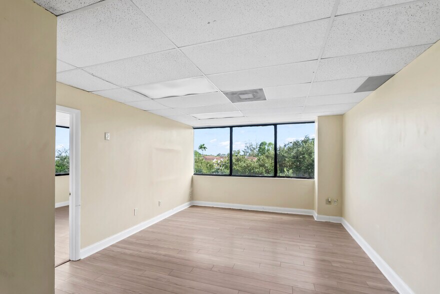More Photos Of 3201 Griffin Rd, Fort Lauderdale Loft Creative Space For Lease