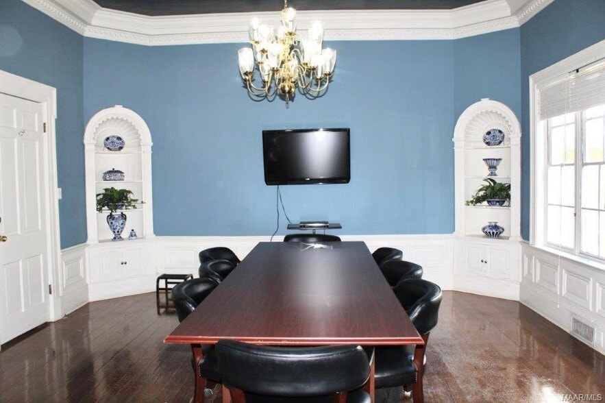More Photos Of 2005 N Country Club Dr, Montgomery Schools For Sale