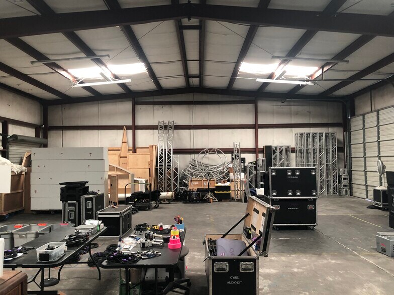 More Photos Of 428 Barry St, Orlando Warehouse For Sale