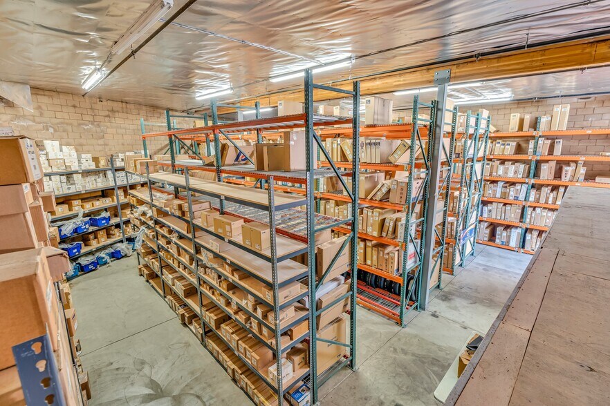 More Photos Of 4910 W Adams Blvd, Los Angeles Flex For Sale