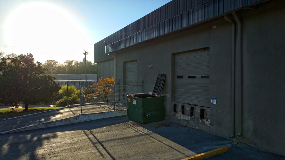 More Photos Of 114 Bush Rd, Nashville Light Distribution For Lease