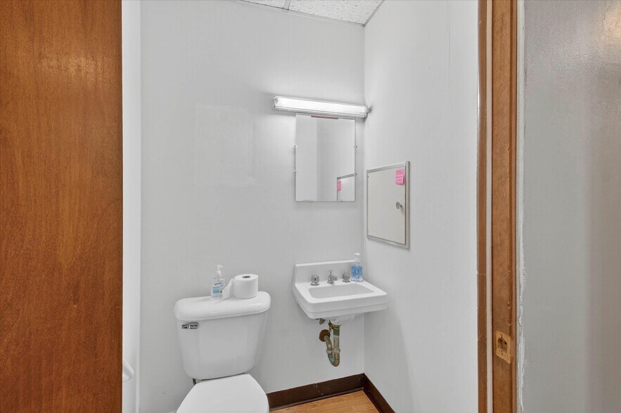 More Photos Of 820 N Pine River St, Ithaca Healthcare For Sale