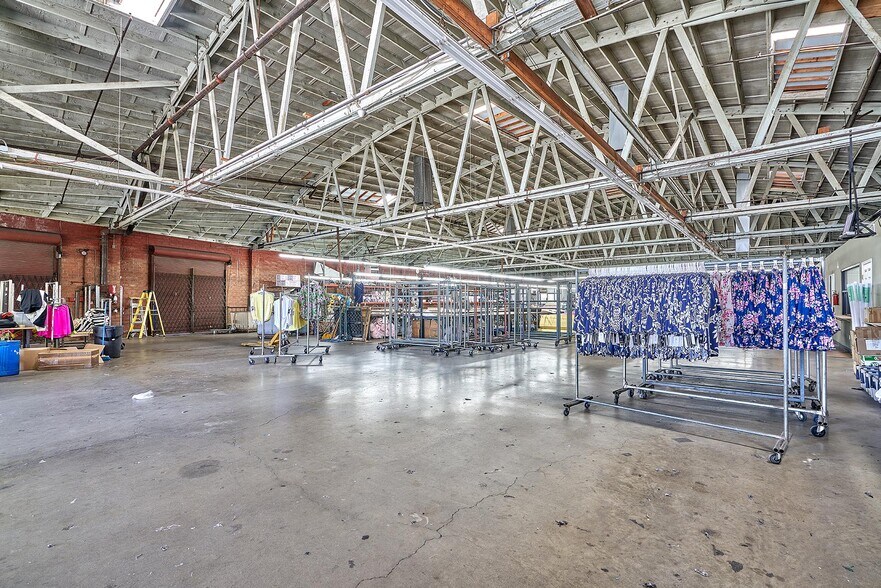 More Photos Of 3001 S San Pedro St, Los Angeles Warehouse For Sale