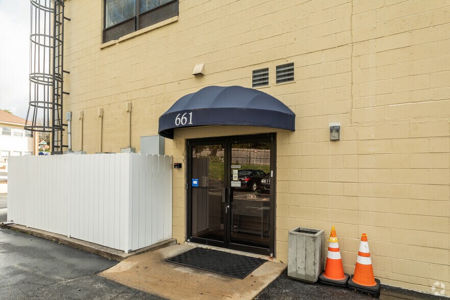 More Photos Of 661 W Germantown Pike, Plymouth Meeting Office For Sale