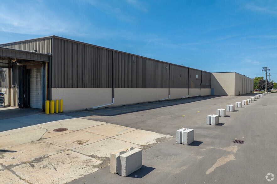 More Photos Of 8400 Ronda Dr, Canton Warehouse For Lease