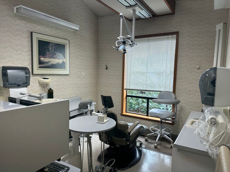 More Photos Of 14818 Pacific Ave S, Tacoma Medical For Sale