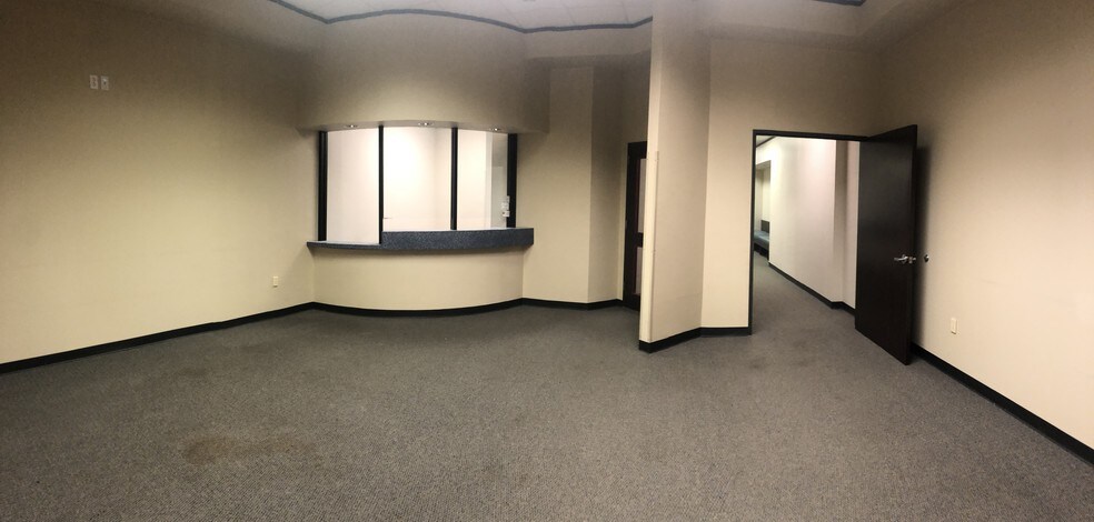 More Photos Of 1330 Kingwood Dr, Kingwood Medical For Lease