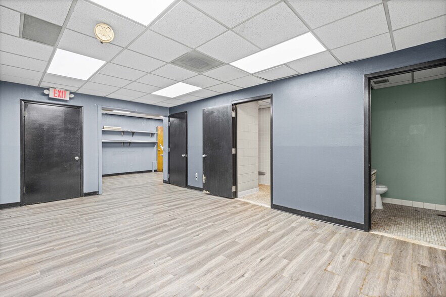 More Photos Of 21511 Van Dyke Ave, Warren Bank For Sale