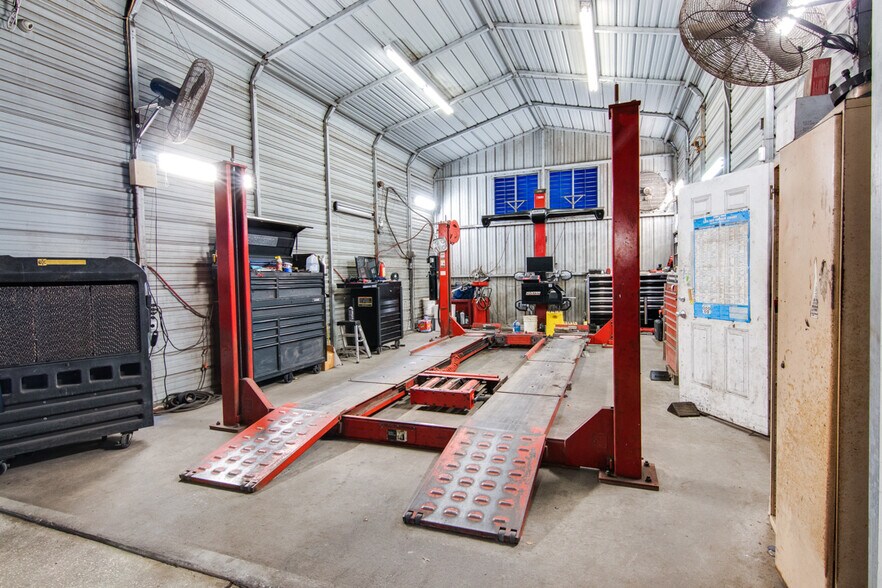 More Photos Of 3639 S Manhattan Ave, Tampa Auto Repair For Sale