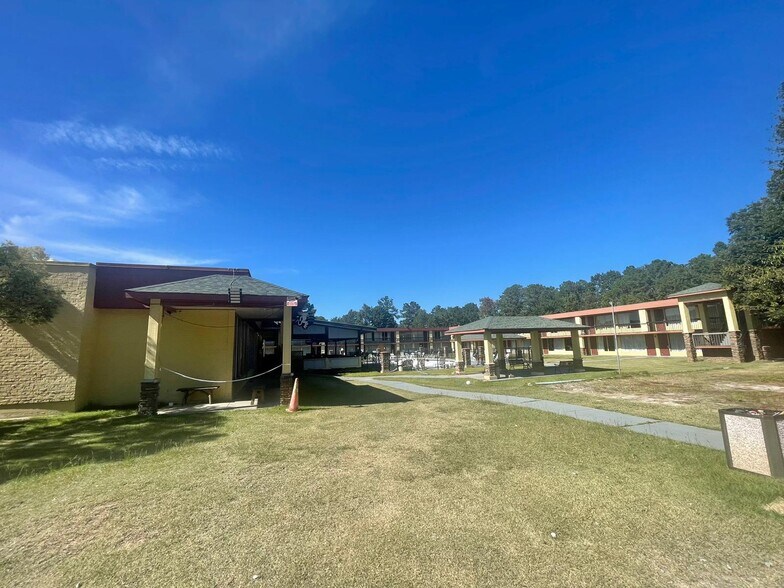 More Photos Of 1700 US-280, Phenix City Hotel For Sale