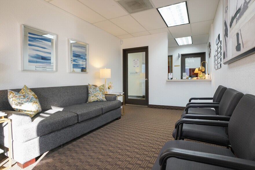 More Photos Of 2825 E Tahquitz Canyon Way, Palm Springs Medical For Sale