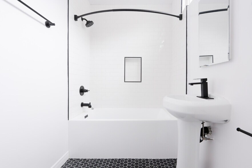 More Photos Of 2008-2020 Strongs Dr, Venice Apartments For Sale