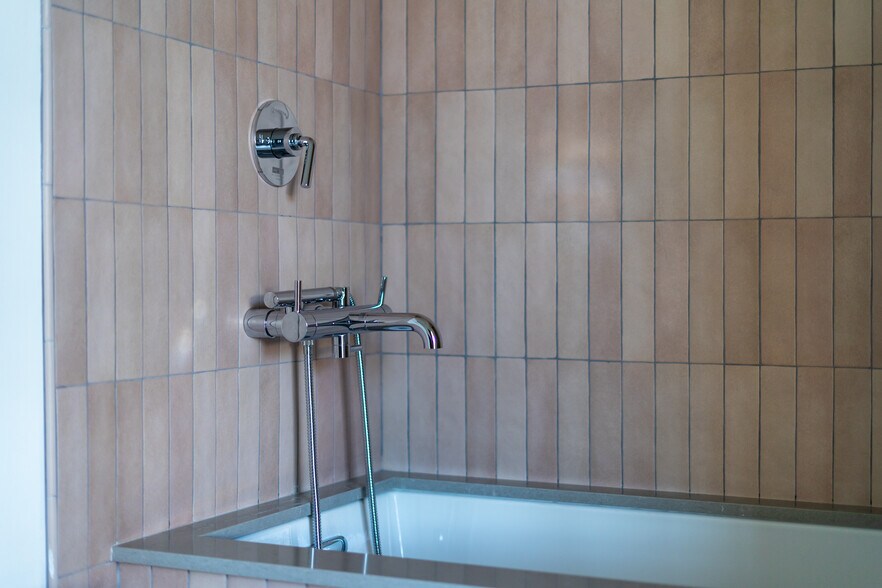More Photos Of 310 Johnson St, Santa Fe Specialty For Sale