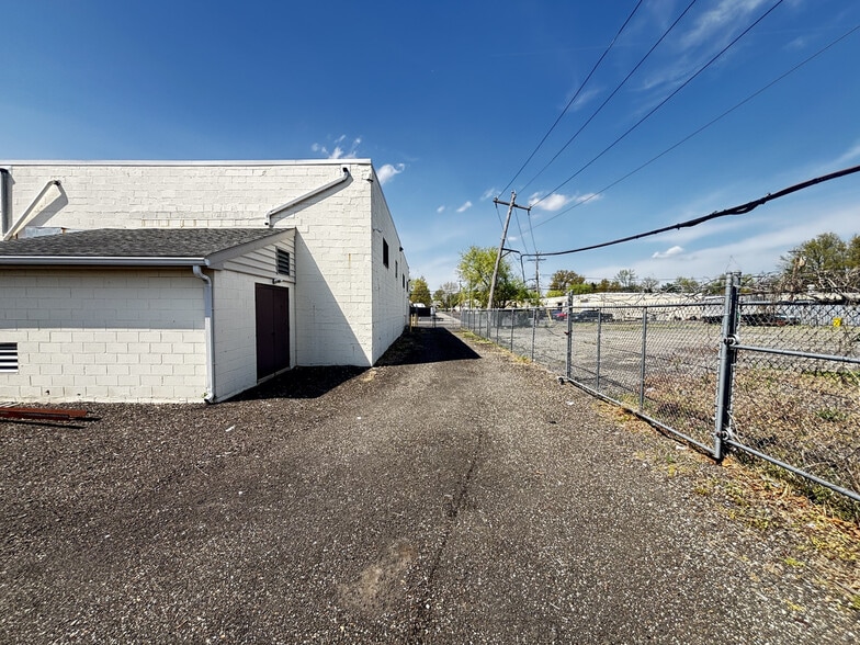 More Photos Of 950 Miller Ave, Croydon Warehouse For Sale
