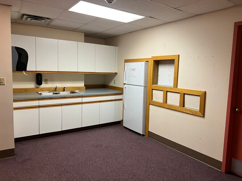 More Photos Of 1500 Genesee St, Utica Medical For Lease
