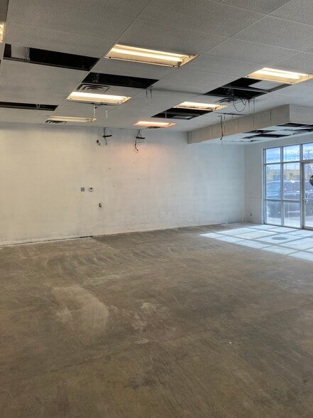 More Photos Of 1779 N Zaragosa Rd, El Paso Storefront For Sale
