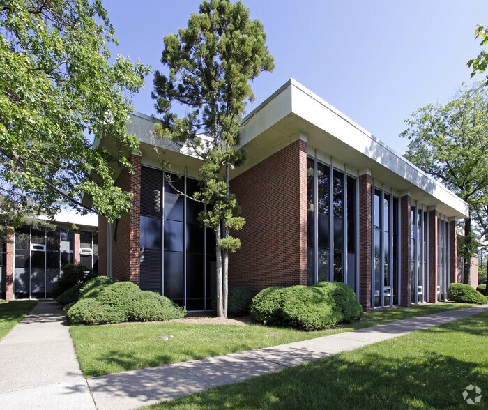 More Photos Of 210 Summit Ave, Montvale Medical For Sale