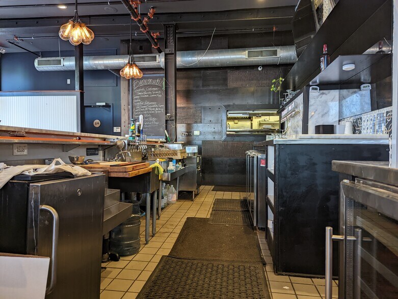 More Photos Of 705-707 S 5th St, Philadelphia Storefront For Lease