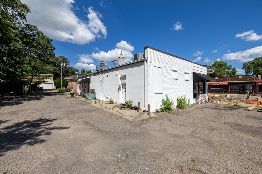 More Photos Of 2201-2205 44th Ave N, Minneapolis Restaurant For Sale