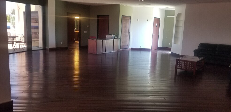 More Photos Of 10800 S Prairie Ave, Inglewood Service Station For Lease