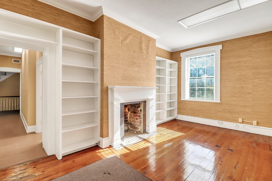 More Photos Of 120-124 W Liberty St, Savannah Office Residential For Sale
