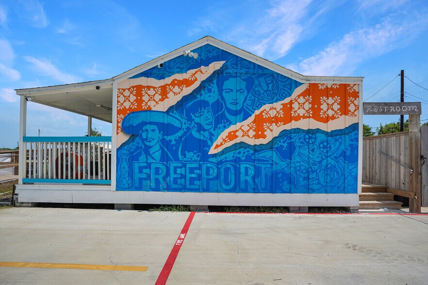 More Photos Of 307 Gulf blvd, Freeport Office For Sale