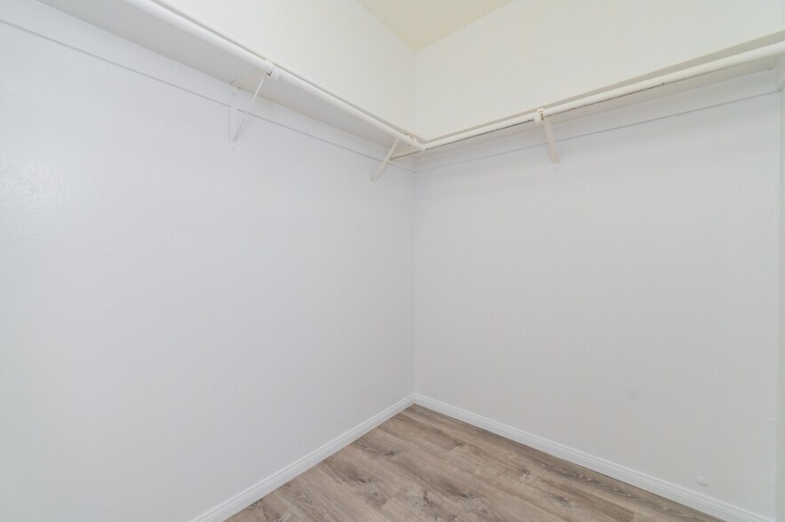 More Photos Of 16518 Avalon Ave, Victorville Apartments For Sale