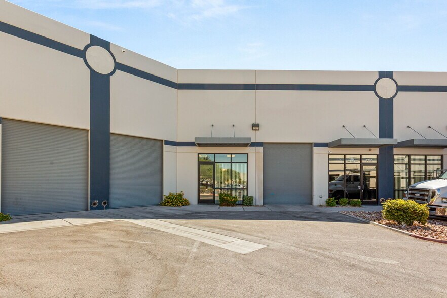 More Photos Of 4570 W Post Rd, Las Vegas Showroom For Lease