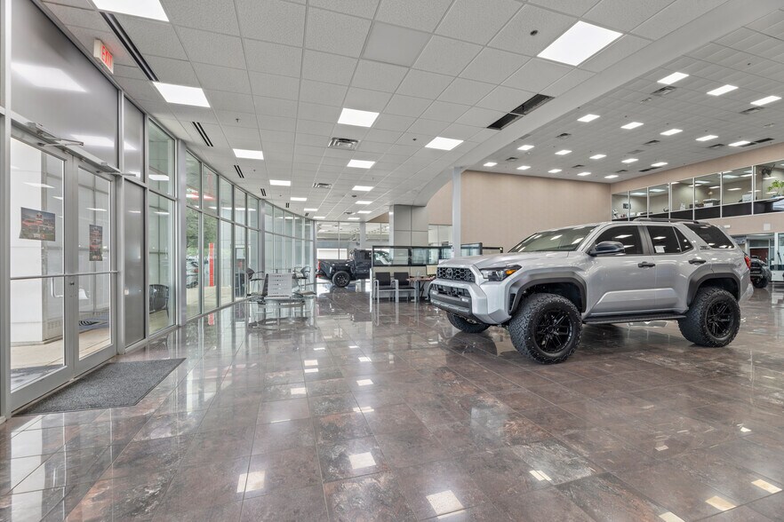 More Photos Of 204 NE Loop 820, Hurst Auto Dealership For Sale