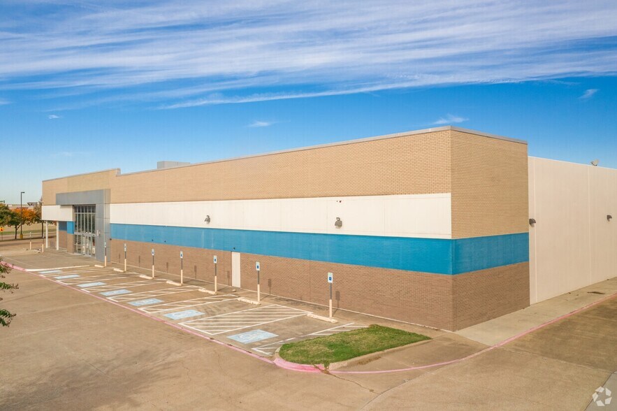 More Photos Of 3733 W Emporium Cir, Mesquite General Retail For Sale