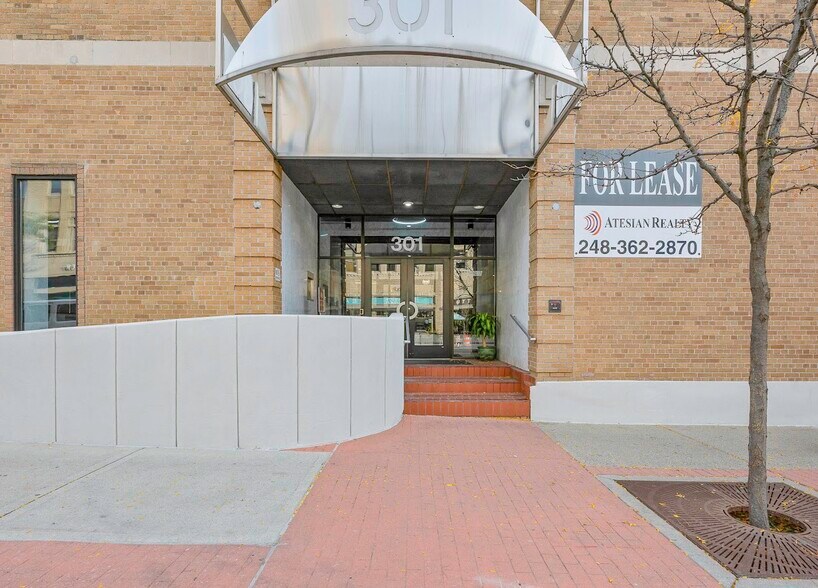More Photos Of 301-303 W 4th St, Royal Oak Office For Lease
