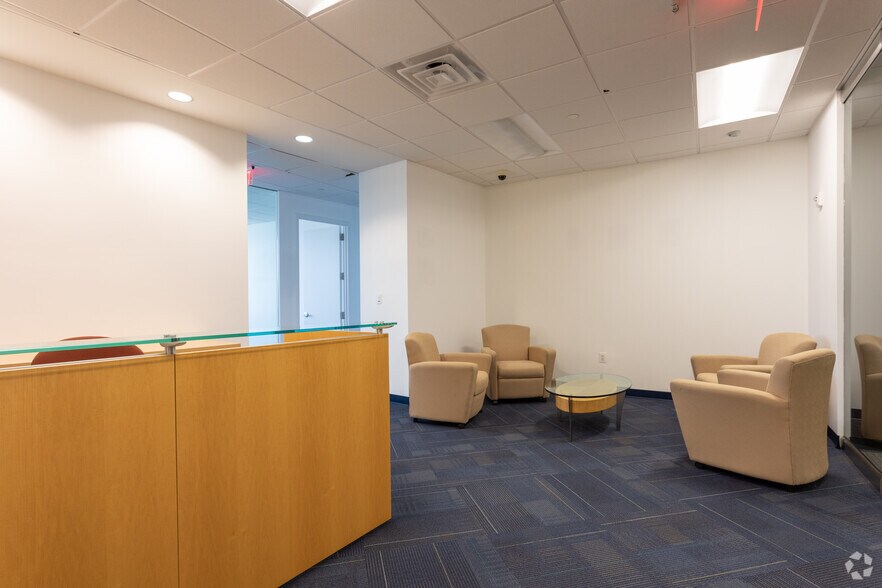 More Photos Of 8609 Westwood Center Dr, Vienna Coworking Space