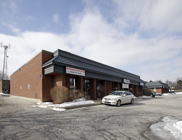 More Photos Of 3120 Glen Erin Dr, Mississauga Light Distribution For Lease