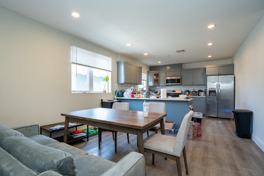 More Photos Of 1344 W 37th Pl, Los Angeles Apartments For Sale