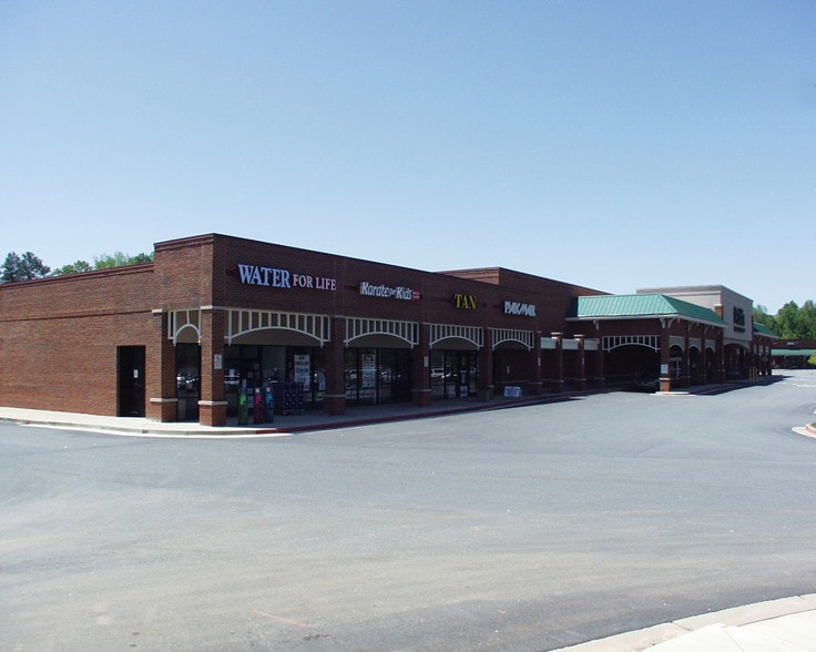 More Photos Of 13800 Highway 9, Alpharetta Storefront For Lease
