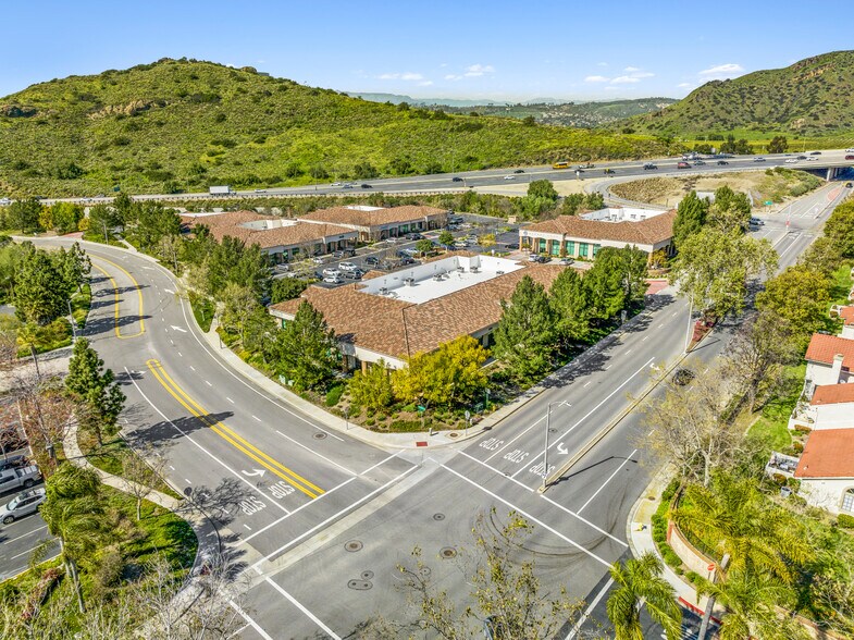 More Photos Of 803 Camarillo Springs Rd, Camarillo Office For Lease