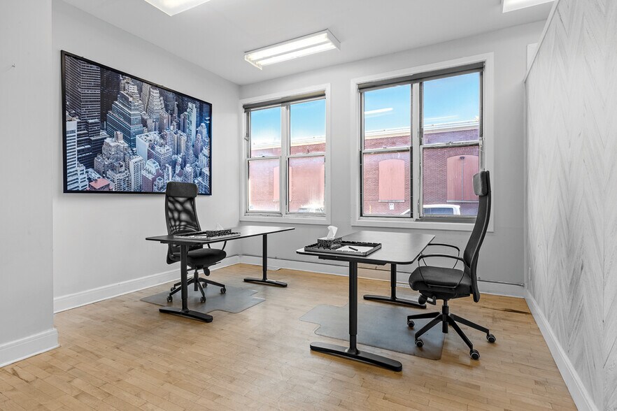 More Photos Of 226 Argyle Ave, Ottawa Office For Sale