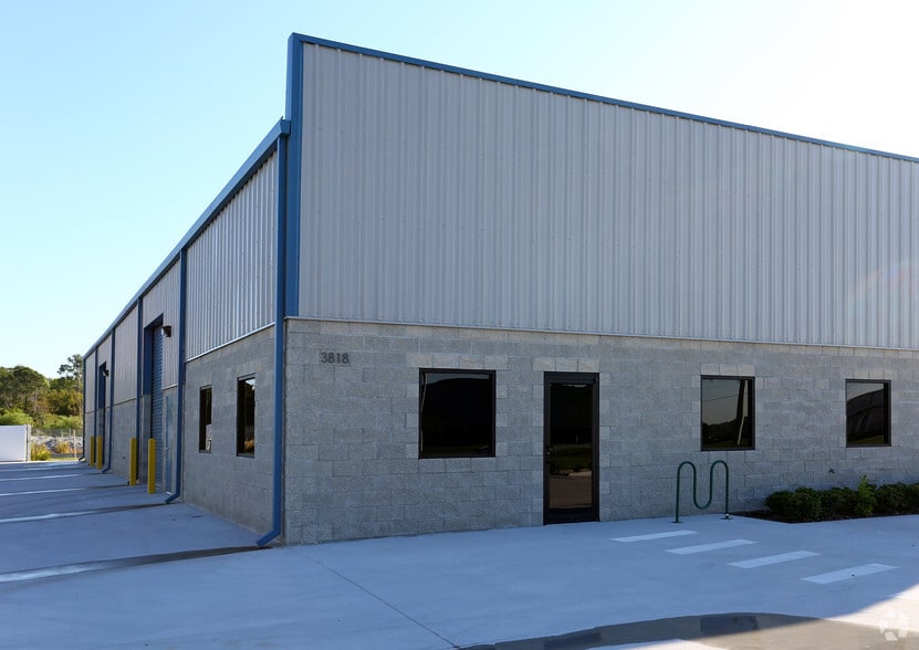 More Photos Of 3818 Caboose Pl, Sanford Warehouse For Lease