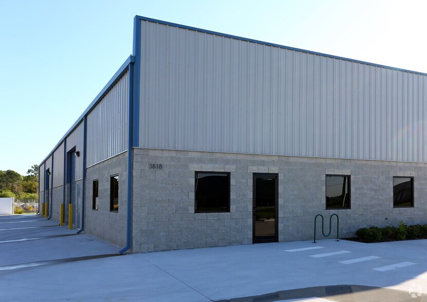 More Photos Of 3818 Caboose Pl, Sanford Warehouse For Lease