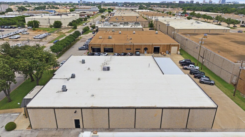 More Photos Of 3130-3140 Towerwood Dr, Farmers Branch Light Manufacturing For Lease