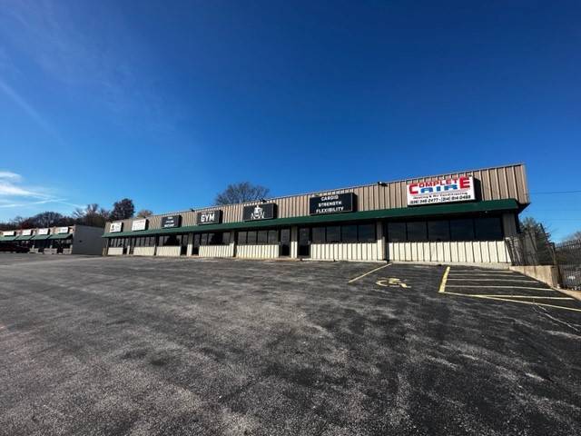 More Photos Of 7141 Metropolitan Blvd, Barnhart Storefront For Lease