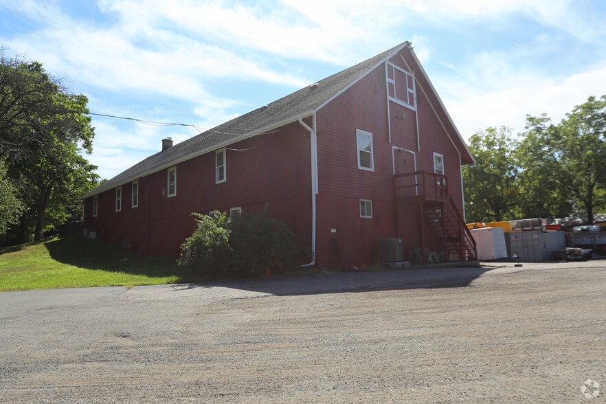 More Photos Of 23 Taylortown Rd, Montville Warehouse For Sale