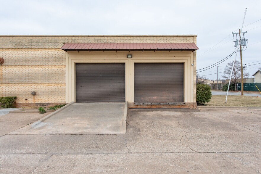 More Photos Of 2200 5th St, Wichita Falls Warehouse For Lease