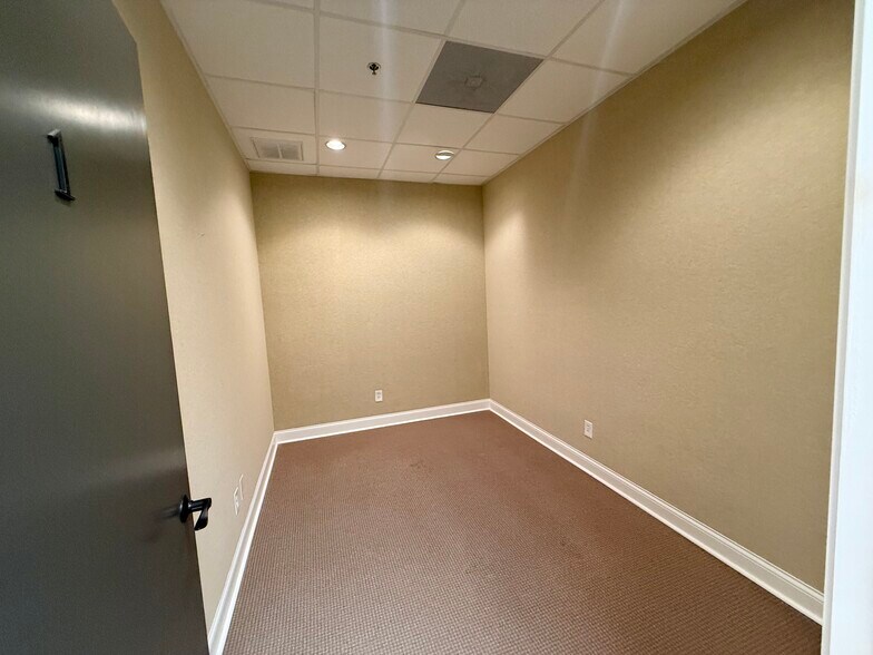 More Photos Of 113-115 W Jackson Ave, Ridgeland Unknown For Lease